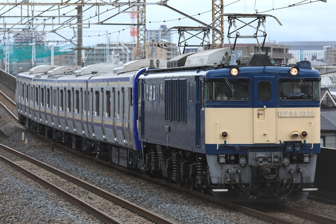 【JR東】E235系クラJ-02編成 J-TREC出場配給を西浦和駅で撮影した写真