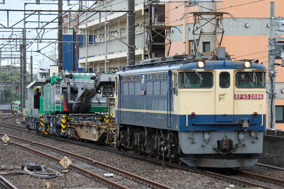【JR東】鉄道クレーン車甲種輸送の拡大写真