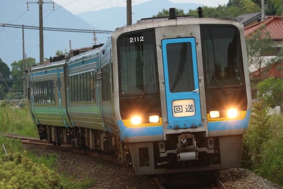 【JR四】2000系3両(2112+2210+2002)が廃車のため多度津工場への拡大写真