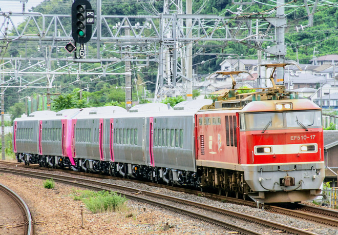 【JR北】キハ261系5000番台「はまなす編成」甲種輸送を島本駅で撮影した写真