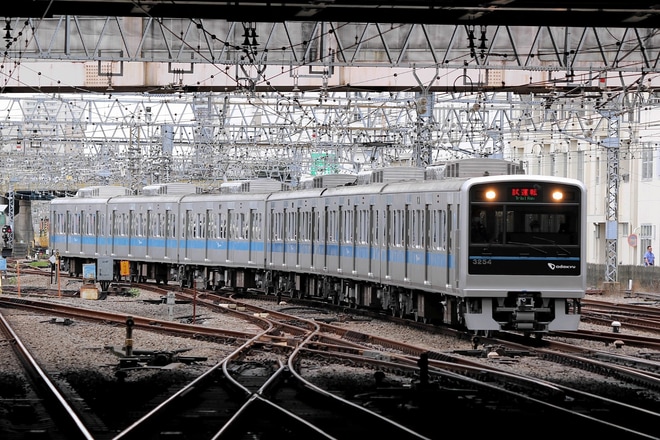 【小田急】3000形3254F(3254×6)出場試運転を相模大野駅で撮影した写真