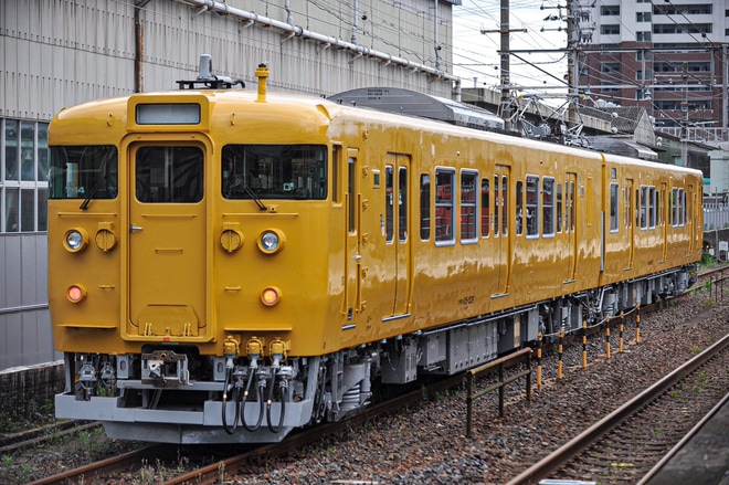 【JR西】115系T-14編成下関総合車両所本所出場を幡生駅で撮影した写真