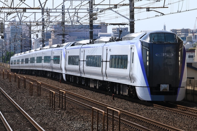 【JR東】E353系S203+S103編成 幕張車両センターへ回送を本八幡駅で撮影した写真