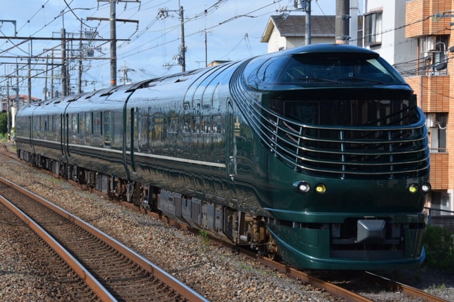 【JR西】トワイライト瑞風4両で回送を向日町駅で撮影した写真