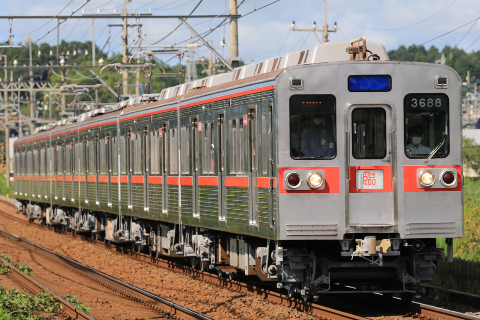 【京成】懐かしの京成電車運行ツアーで3688編成(ファイヤーオレンジ)使用の団体臨時列車の拡大写真
