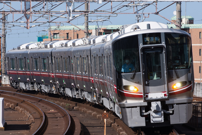【JR西】521系U07編成+U08編成+U09編成湖西線試運転を大津京駅で撮影した写真