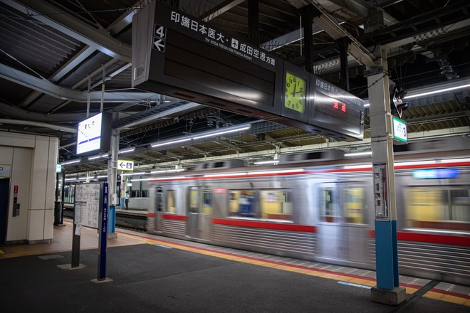 【京成】3600形3688編成(ファイヤーオレンジ）北総線及びスカイアクセス線へを東松戸駅で撮影した写真