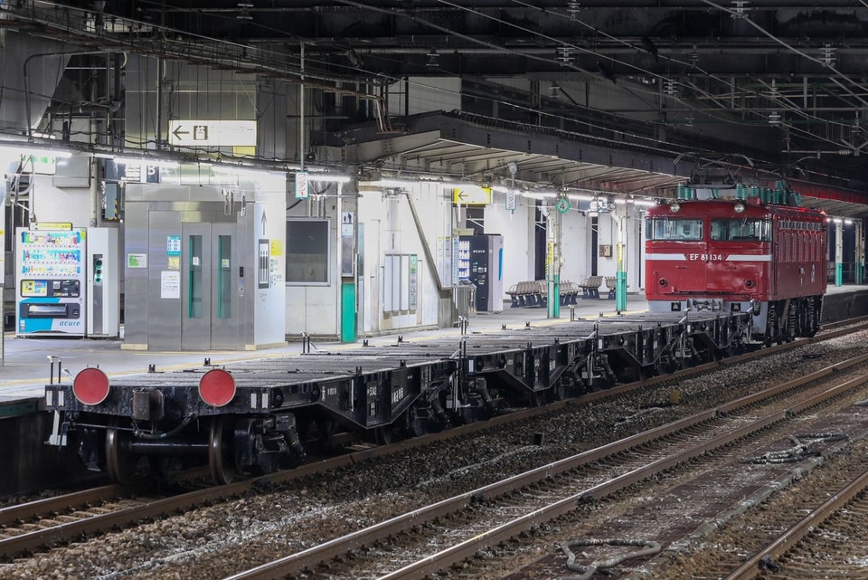 【JR東】長岡のチキ5200形4両秋田総合車両センターへ廃車回送の拡大写真