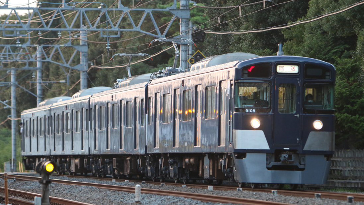西武】9000系9108F4両編成が玉川上水車両基地へ回送 |2nd-train鉄道