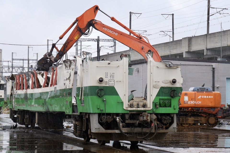 【JR東】キハ40-2086郡山総合車両センターで解体の拡大写真