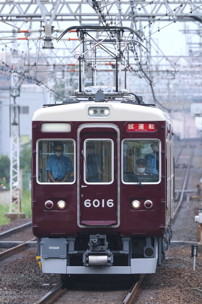 【阪急】6000系6016F 出場試運転を南茨木駅で撮影した写真