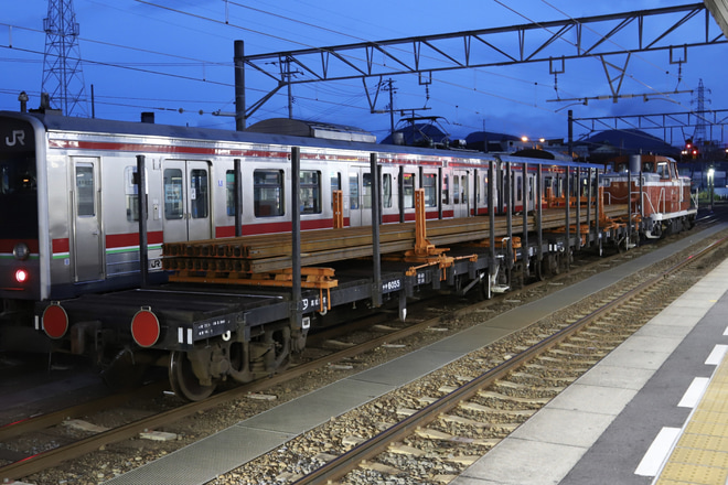 【JR四】DE10-1139+チキ2両工臨を多度津駅で撮影した写真