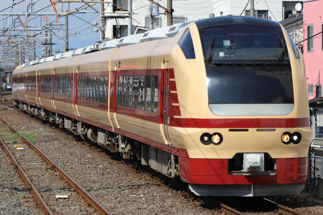 【JR東】E653系K70編成高萩疎開返却回送を勝田駅で撮影した写真