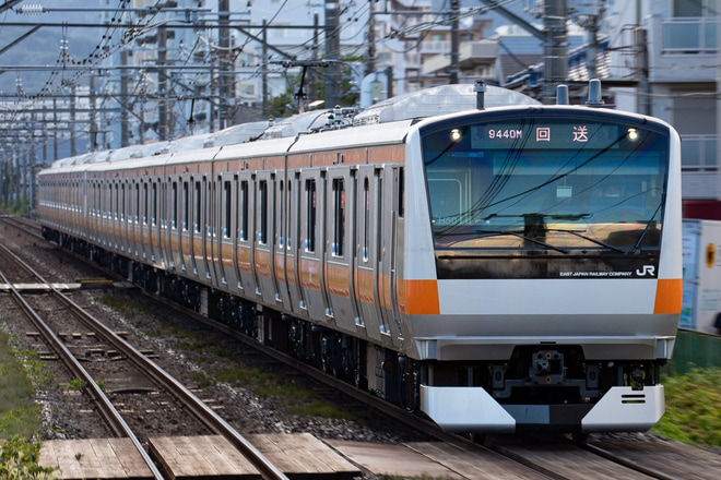 【JR東】E233系H50編成長野総合車両センター出場回送を西八王子駅で撮影した写真