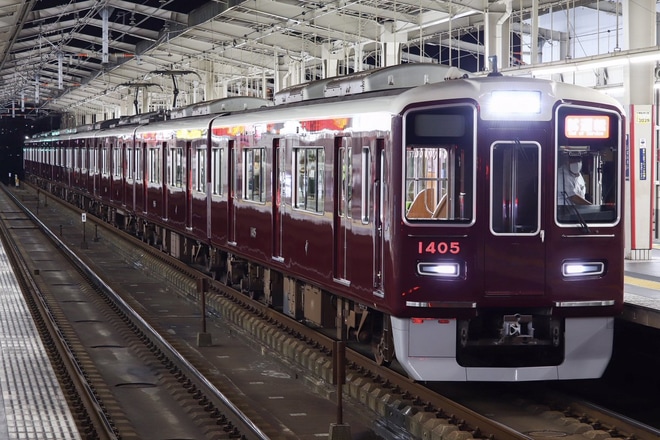 【阪急】1300系1305F夜間試運転を茨木市駅で撮影した写真