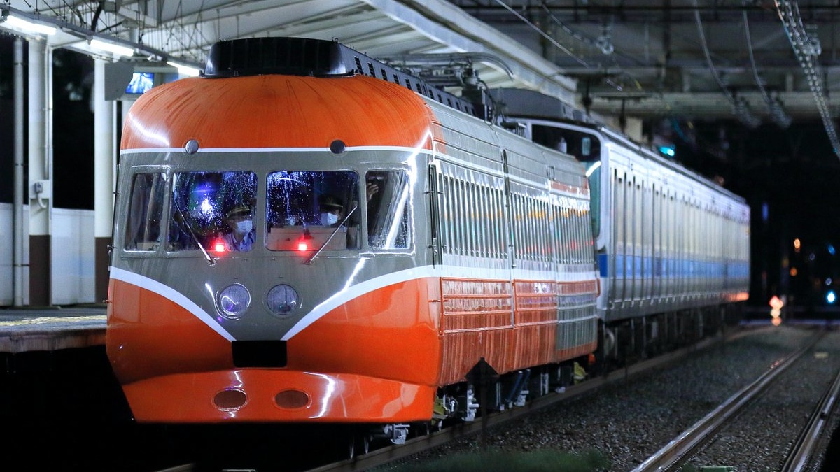 小田急】ロマンスカーSE(デハ3021/デハ3022)・SSE(デハ3025)展示回送