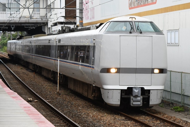 【JR西】681系W08編成が吹田総合車両所入場を不明で撮影した写真
