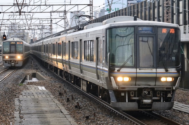 【JR西】223系V1編成が8連になってW95編成になり運用中を塚本駅で撮影した写真