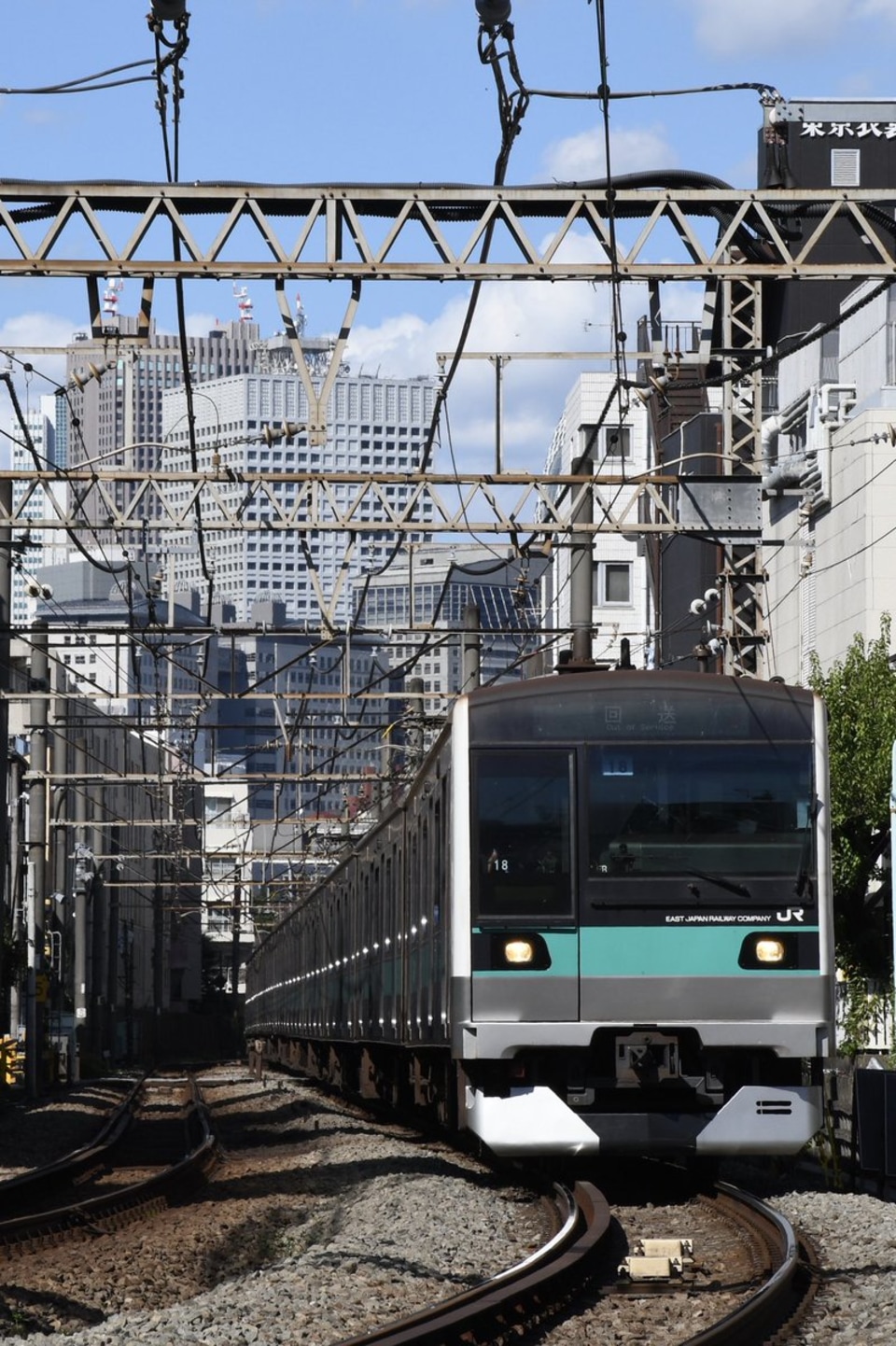 【JR東】E233系マト18編成TASC確認試運転で小田急新宿への拡大写真
