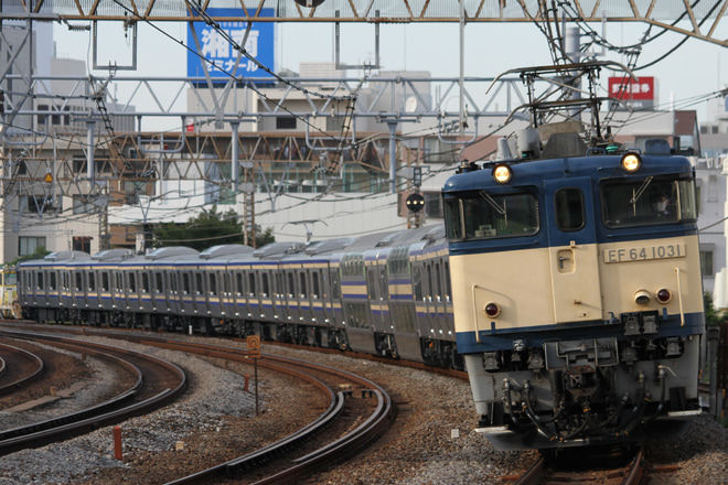 【JR東】E235系1000番台 クラF-03編成 配給輸送を戸塚～大船間で撮影した写真