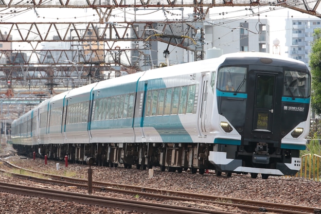【JR東】E257系オオNA-03編成+オオNC-32編成 常磐線試運転を松戸～柏間で撮影した写真