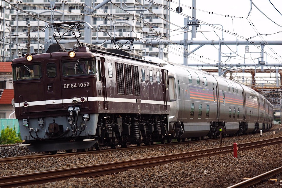 【JR東】EF64-1052牽引のカシオペア信州返却回送の拡大写真