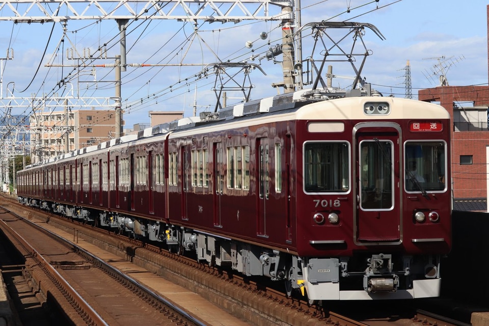 【阪急】7000系7018Fがリニューアル工事を終えて平井車庫へ回送の拡大写真