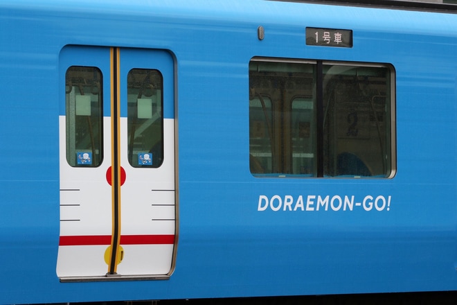 【西武】30000系38101Fが「DORAEMON-GO！」に