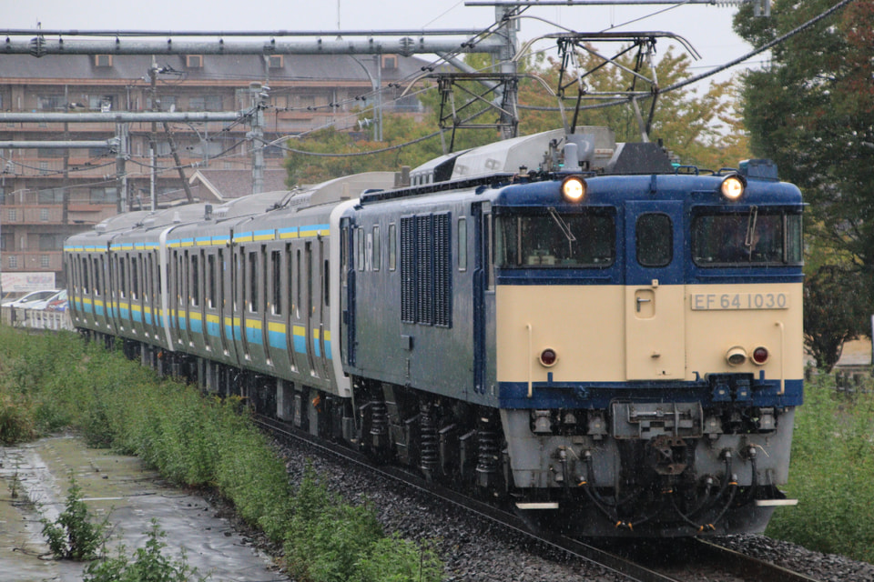 【JR東】E131系マリR05+マリR06編成 配給輸送の拡大写真