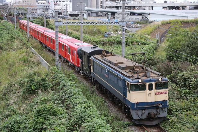 【メトロ】2000系2127F甲種輸送を東高島～桜木町間で撮影した写真