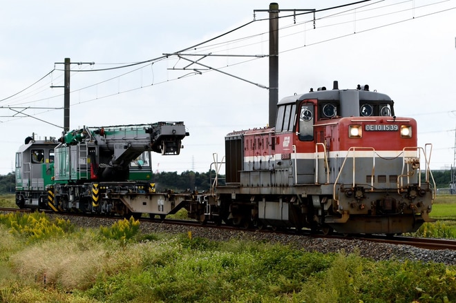 【JR貨】鉄道クレーン+ワゴン車が甲種輸送を不明で撮影した写真
