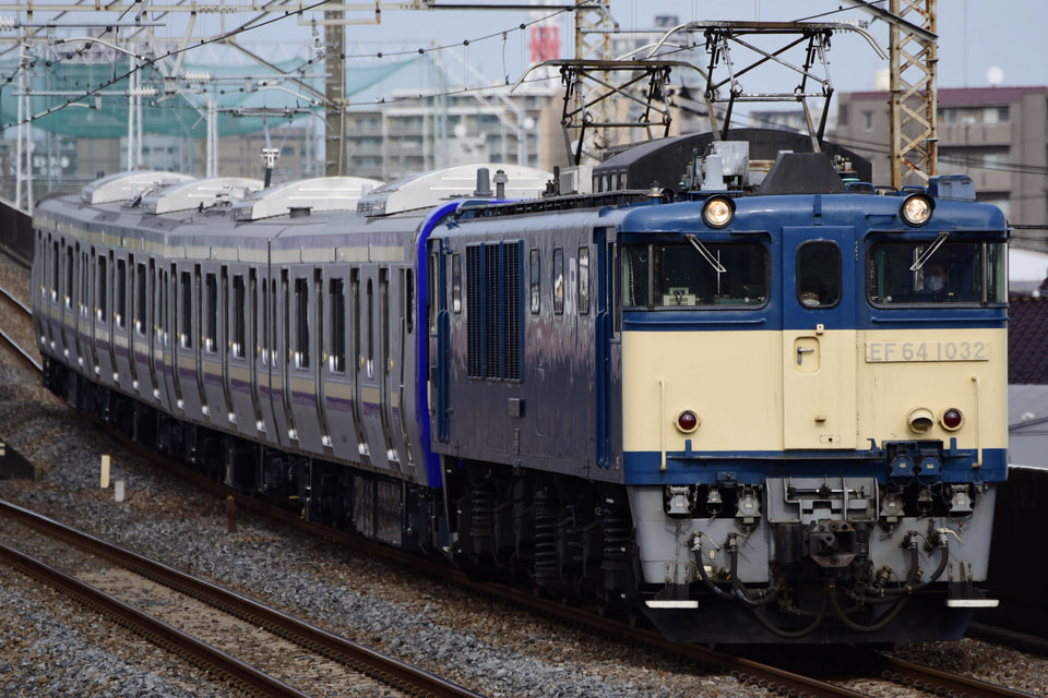 【JR東】E235系1000番台 クラJ-04編成 配給輸送の拡大写真
