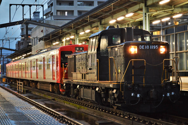 【JR九】103系1500番台E14編成 車輪転削返却回送を唐津駅で撮影した写真