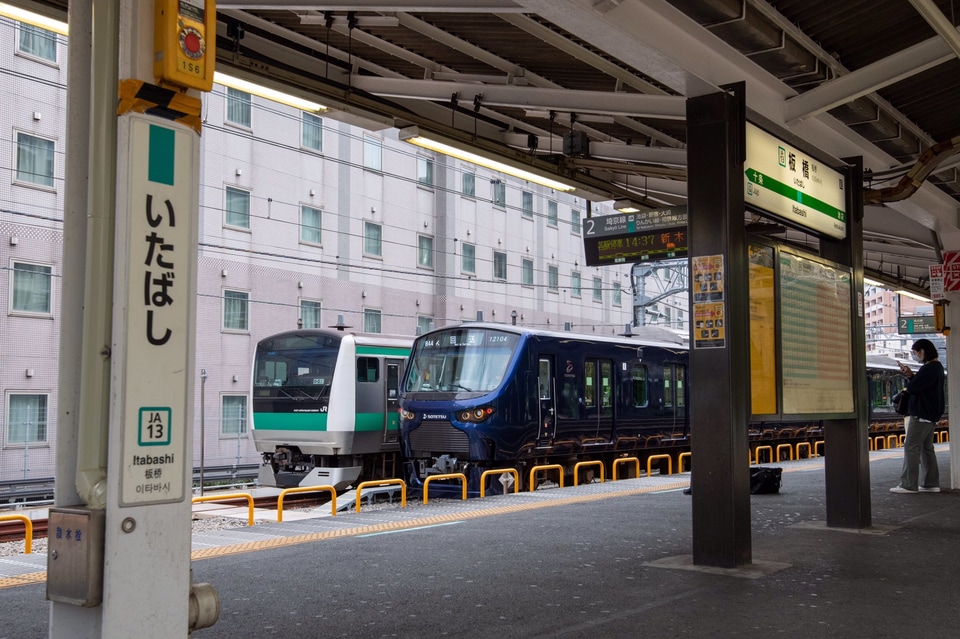 【相鉄】12000系12104F(12104×10)が板橋駅電留線への拡大写真