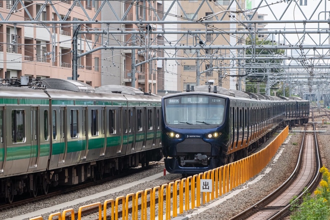 【相鉄】12000系12104F(12104×10)が板橋駅電留線へを板橋駅で撮影した写真