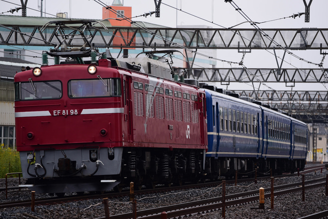 【JR東】仙山線紅葉号に使用される12系高崎車3両送り込み回送を赤羽～浦和間で撮影した写真