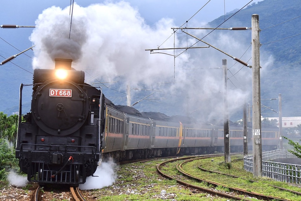 【台鐵】DT668牽引のDMU2800形6両の編成が花蓮臨港線への拡大写真