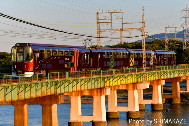 【近鉄】20000系 リニューアル「楽」使用の臨時列車が大阪上本町～五十鈴川で運転