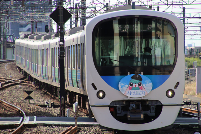 【西武】アニメ映画「君は彼方」ラッピング運行中を所沢駅で撮影した写真
