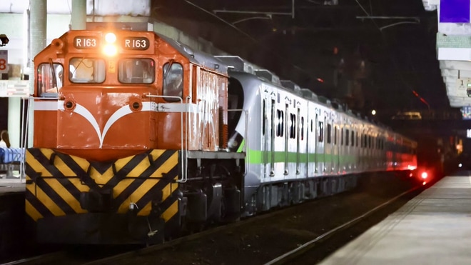 【台鐵】 EMU900型EMU901故障に伴う救援回送