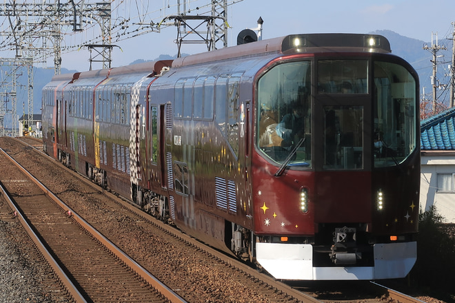 【近鉄】20000系リニューアル「楽」による団臨運転2020/11を松塚駅で撮影した写真
