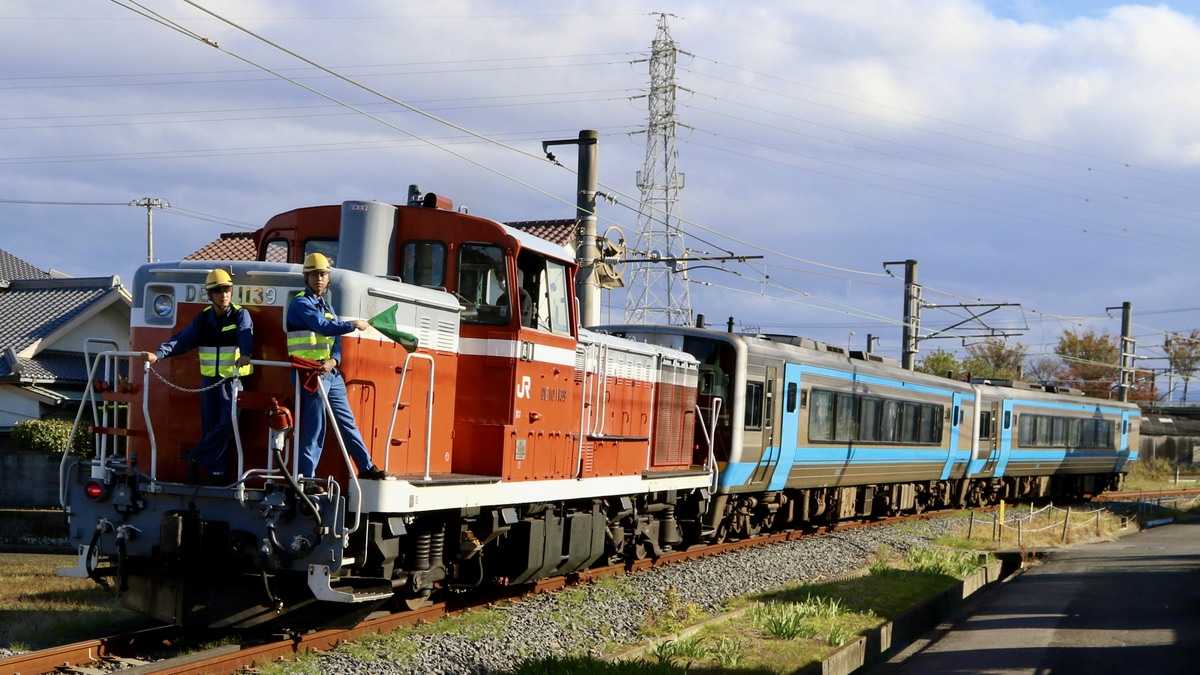 JR四】DE10牽引され2000系2両多度津工場入場 |2nd-train鉄道ニュース