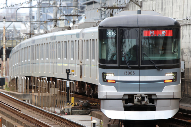 【メトロ】13000系13105F鷺沼入場回送を大岡山駅で撮影した写真
