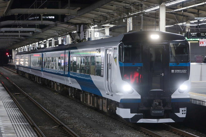 【JR東】E257系2500番台NC-32編成が静岡から返却回送される