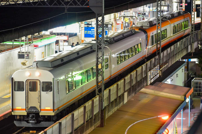 【近鉄】21000系 (21700形) UB02 アーバンライナーplus中間運転台出場を大和八木駅で撮影した写真