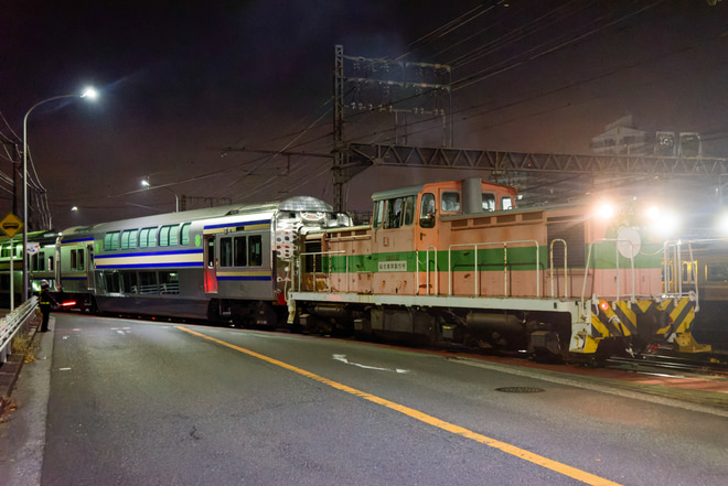 【JR東】E235系グリーン車J-TREC横浜製作所出場輸送