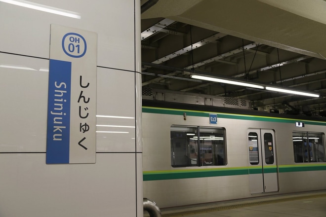 【メトロ】16000系16134F試運転で新宿へを新宿駅で撮影した写真