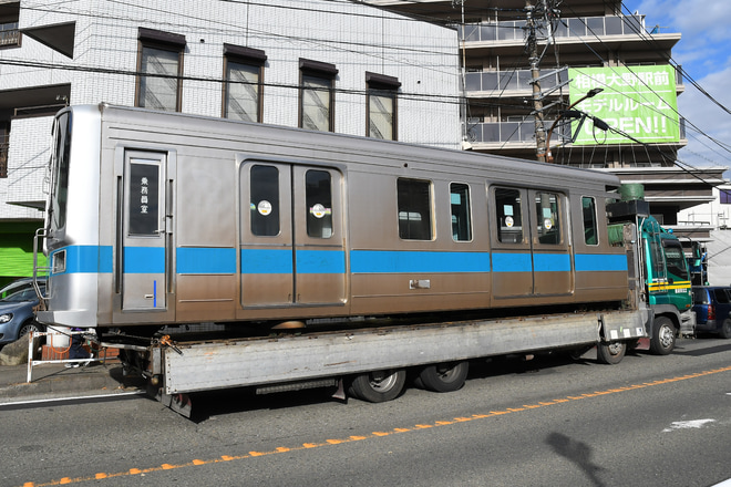 【小田急】1000形1751F(ワイドドア車) 新宿方2両 廃車・搬出 を相模原市内で撮影した写真