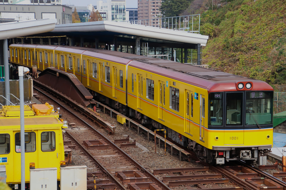 【メトロ】銀座線1000系1101F空調設備調査完了に伴う返却回送の拡大写真