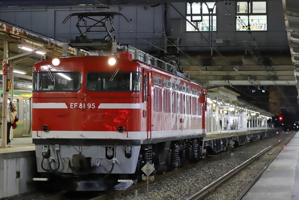 【JR東】EF81-95牽引のロンチキB編成廃車配給の拡大写真